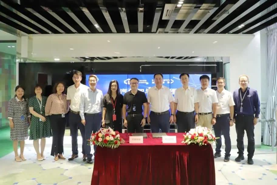 918博天旗舰(中国)与中汽创智签订战略合作框架协议 集中优势有助于汽车智能化开展